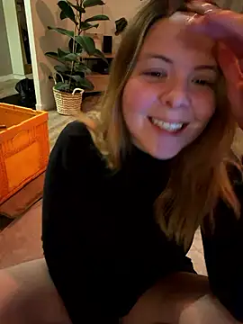 Snapshot of Nina_blain chatting on January 9, 8:10 pm Nina blain online show from January 9, 8:10 pm