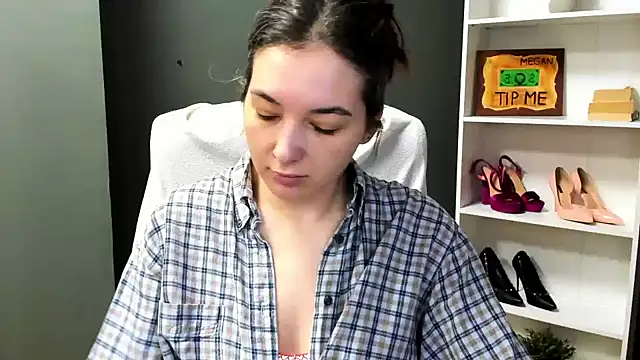 Snapshot of Meagn_Extasy chatting on July 7, 8:40 am Meagn Extasy online show from July 7, 8:40 am