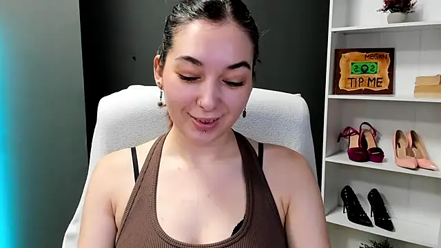 Snapshot of Meagn_Extasy chatting on July 17, 6:42 am Meagn Extasy online show from July 17, 6:42 am