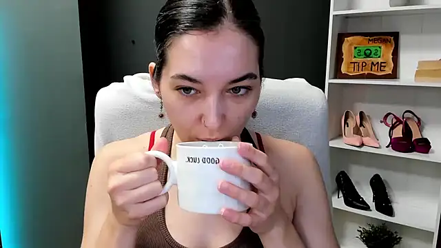 Snapshot of Meagn_Extasy chatting on July 21, 7:43 am Meagn Extasy online show from July 21, 7:43 am
