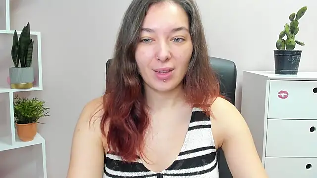 Snapshot of Meagn_Extasy chatting on August 1, 7:18 am Meagn Extasy online show from August 1, 7:18 am