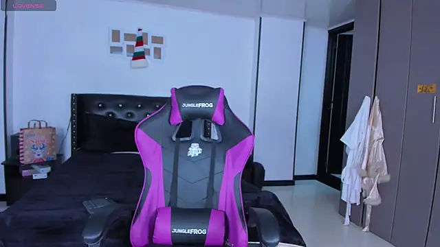 Meghan As online show from December 28, 12:56 pm