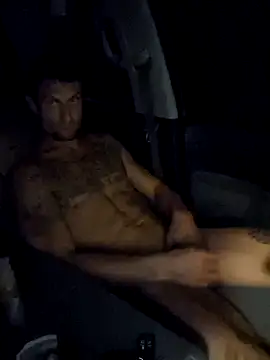 Snapshot of klownman1 chatting on December 12, 3:43 am klownman1 online show from December 12, 3:43 am