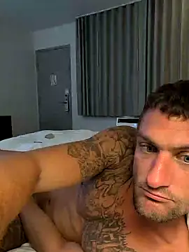 Snapshot of klownman1 chatting on January 13, 5:23 am klownman1 online show from January 13, 5:23 am