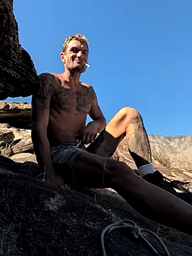 Snapshot of klownman1 chatting on October 24, 5:53 pm klownman1 online show from October 24, 5:53 pm