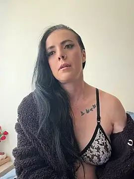 AndreaValencia online show from July 25, 8:39 pm