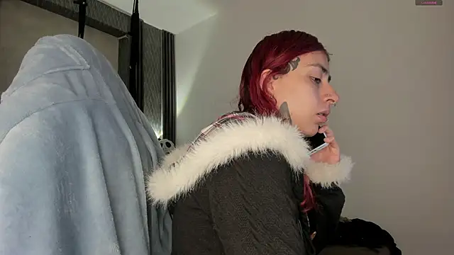 selene red  online show from November 25, 1:55 pm