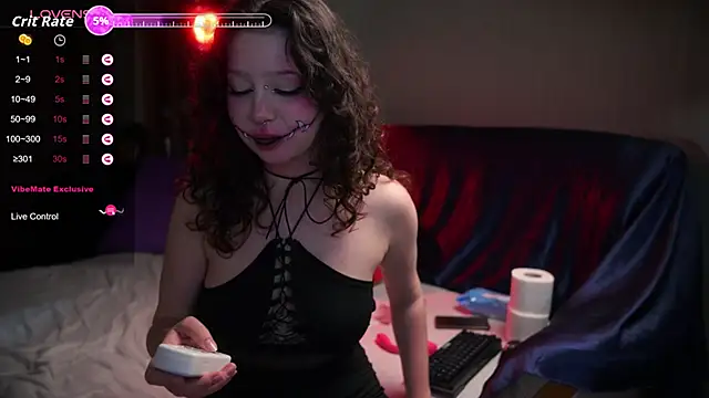 Megan   Cox online show from October 31, 8:21 pm