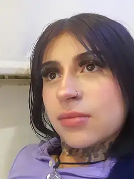 Snapshot of Bonnye_star chatting on December 9, 3:50 am Bonnye star online show from December 9, 3:50 am