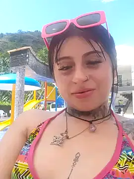 Snapshot of Bonnye_star chatting on December 9, 4:05 pm Bonnye star online show from December 9, 4:05 pm