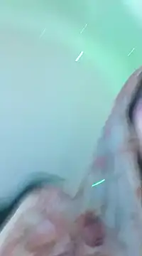 Snapshot of Bonnye_star chatting on December 18, 5:15 am Bonnye star online show from December 18, 5:15 am