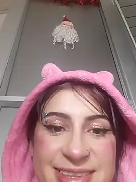 Snapshot of Bonnye_star chatting on December 21, 7:16 pm Bonnye star online show from December 21, 7:16 pm