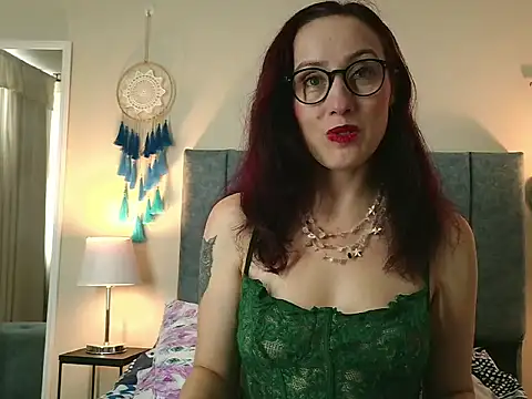 IberianMoonMK online show from June 8, 5:35 pm