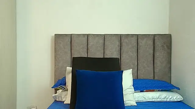 karina lewis  online show from November 17, 3:56 am