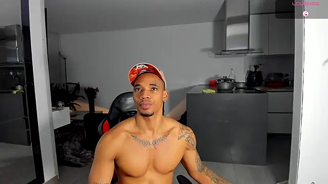 Snapshot of TROYWESLY- chatting on October 24, 12:08 am TROYWESLY- online show from October 24, 12:08 am