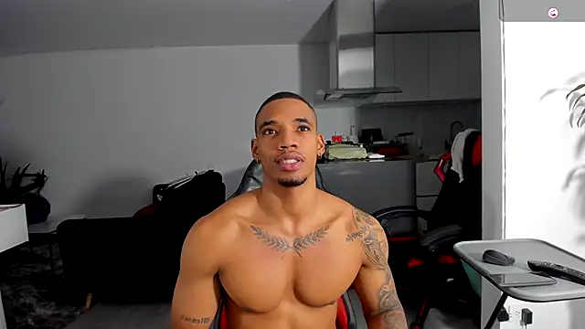 Snapshot of TROYWESLY- chatting on November 19, 2:33 am TROYWESLY- online show from November 19, 2:33 am