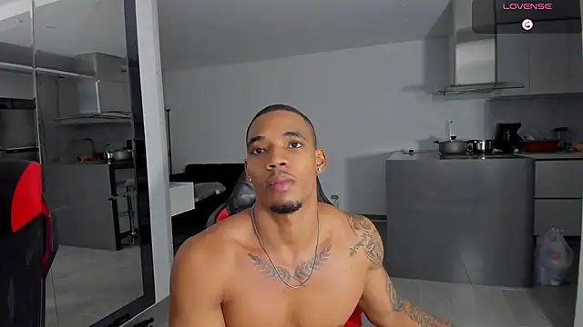 Snapshot of TROYWESLY- chatting on May 23, 12:49 am TROYWESLY- online show from May 23, 12:49 am