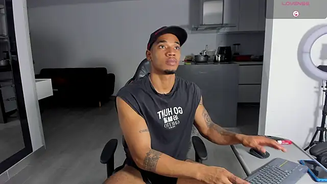 Snapshot of TROYWESLY- chatting on May 28, 11:46 pm TROYWESLY- online show from May 28, 11:46 pm
