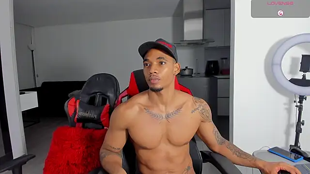 Snapshot of TROYWESLY- chatting on May 30, 1:03 am TROYWESLY- online show from May 30, 1:03 am