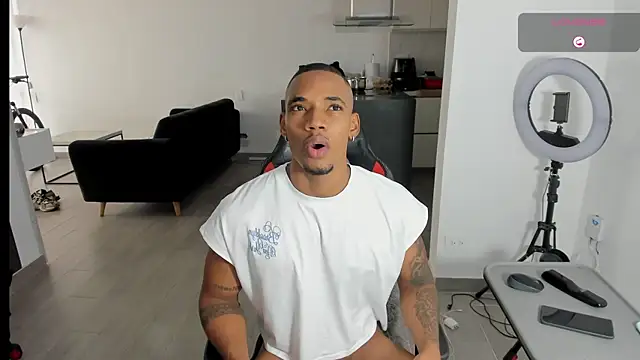 TROYWESLY- online show from July 4, 7:42 pm