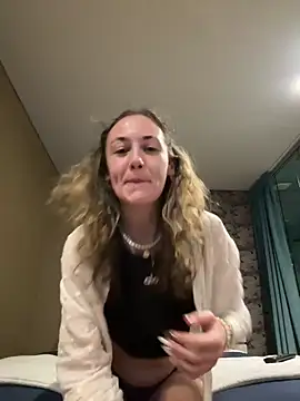 Littlelolo60 online show from December 16, 9:20 pm