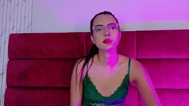 sara saenz99 online show from December 3, 7:12 pm