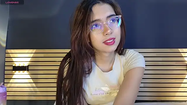 sara saenz99 online show from December 21, 7:10 pm