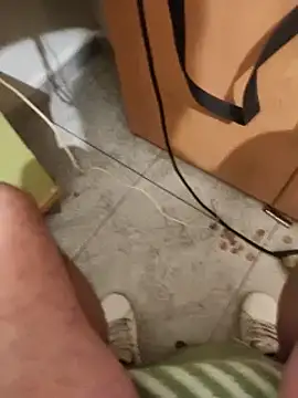 skrigul12 online show from January 24, 2:39 am