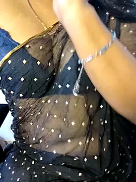 Snapshot of VR_here_4U chatting on December 17, 1:39 pm VR here 4U online show from December 17, 1:39 pm