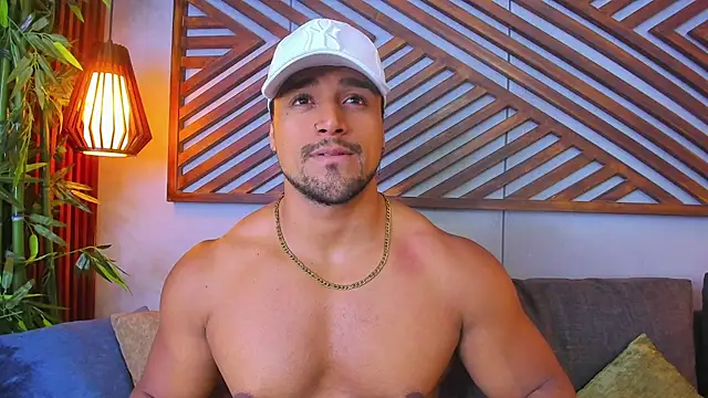 Snapshot of MikeEstevess chatting on January 24, 9:49 am MikeEstevess online show from January 24, 9:49 am