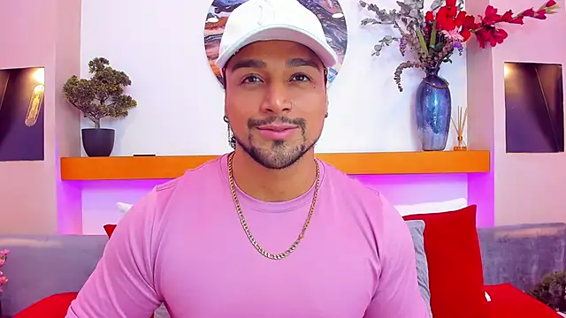 Snapshot of MikeEstevess chatting on February 20, 5:01 am MikeEstevess online show from February 20, 5:01 am