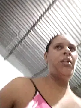 Snapshot of Andreita_95 chatting on June 4, 10:43 am Andreita 95 online show from June 4, 10:43 am