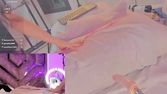 lili moonn online show from January 9, 6:47 pm