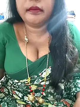 Snapshot of Swapna_143 chatting on May 4, 2:51 am Swapna 143 online show from May 4, 2:51 am