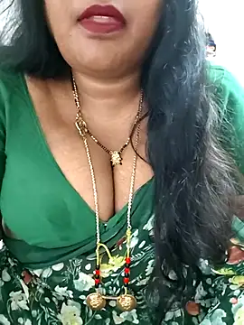 Snapshot of Swapna_143 chatting on June 18, 5:08 am Swapna 143 online show from June 18, 5:08 am