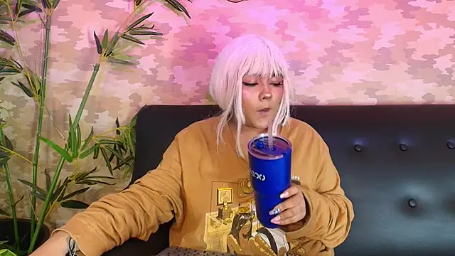 cherry chel online show from February 7, 11:34 pm