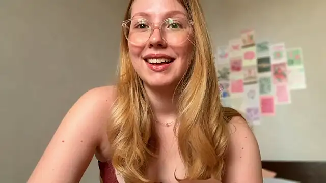 Snapshot of HoneyAudrey chatting on May 21, 2:29 am HoneyAudrey online show from May 21, 2:29 am