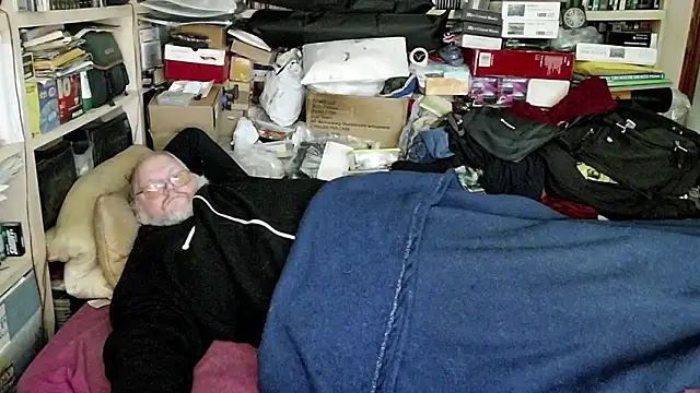 hadeszeuss2 online show from December 21, 4:36 pm