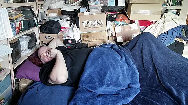 hadeszeuss2 online show from March 12, 2:56 pm