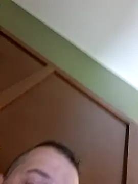 Snapshot of Davo84123 chatting on March 1, 1:35 pm Davo84123 online show from March 1, 1:35 pm