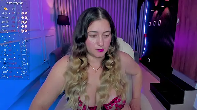 Snapshot of lenah_smith chatting on February 12, 3:27 pm lenah smith online show from February 12, 3:27 pm