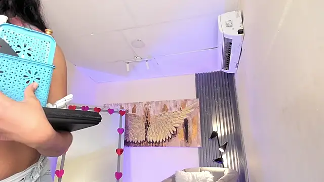 emma alice  online show from February 10, 12:18 pm