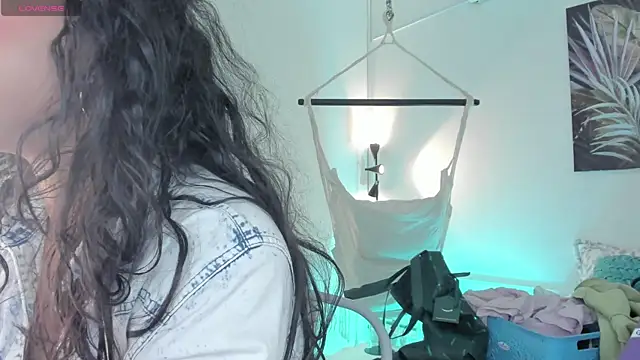 emma alice  online show from March 13, 12:13 pm