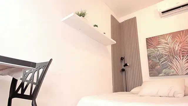 emma alice  online show from March 7, 12:02 pm