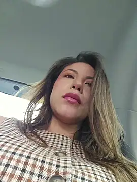Snapshot of Karen_San_Miguel chatting on June 5, 5:51 pm Karen San Miguel online show from June 5, 5:51 pm