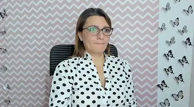 Snapshot of Amie_Adams82_ chatting on December 10, 7:22 pm Amie Adams82 online show from December 10, 7:22 pm