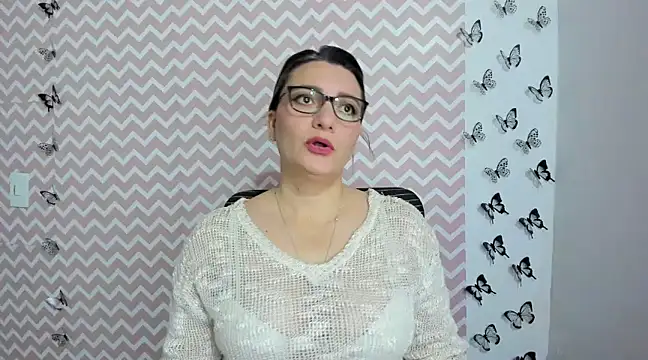 Snapshot of Amie_Adams82_ chatting on December 17, 5:36 pm Amie Adams82 online show from December 17, 5:36 pm