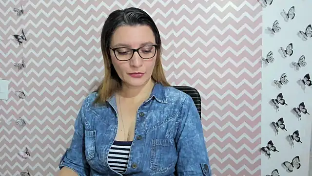 Snapshot of Amie_Adams82_ chatting on February 7, 4:35 pm Amie Adams82 online show from February 7, 4:35 pm