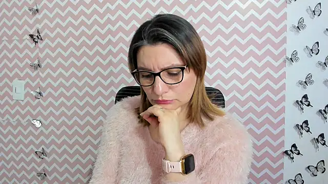 Snapshot of Amie_Adams82_ chatting on February 24, 8:03 pm Amie Adams82 online show from February 24, 8:03 pm