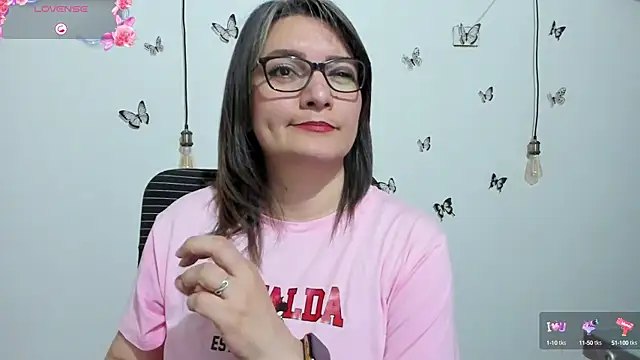 Snapshot of Amie_Adams82_ chatting on September 24, 7:17 pm Amie Adams82 online show from September 24, 7:17 pm